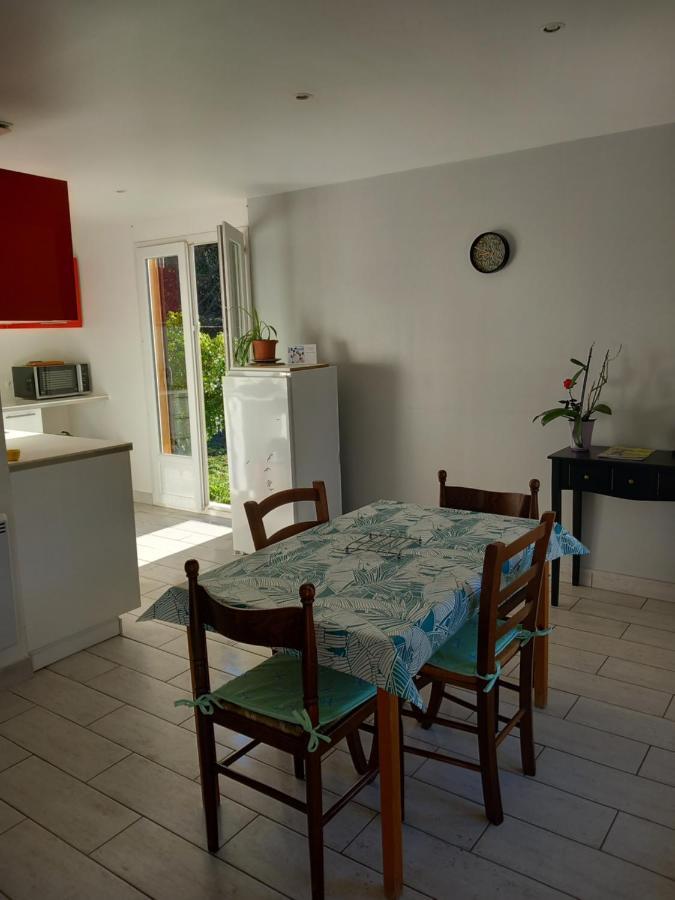 Reynès Petit Chalet En Bois מראה חיצוני תמונה
