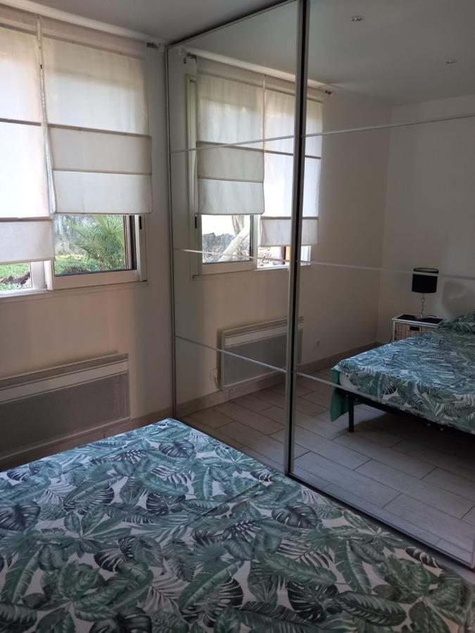Reynès Petit Chalet En Bois מראה חיצוני תמונה